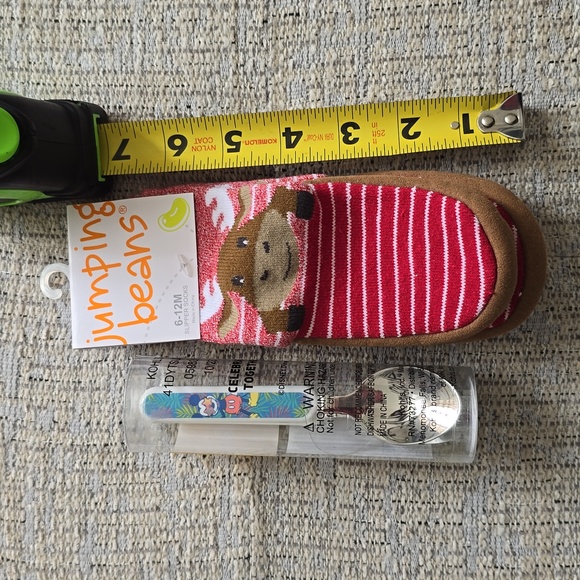 DISNEY AND JUMPING BEANS BABY BUNDLE OF SLIPPER SOCKS AND UTENSILS SET - Picture 7 of 12